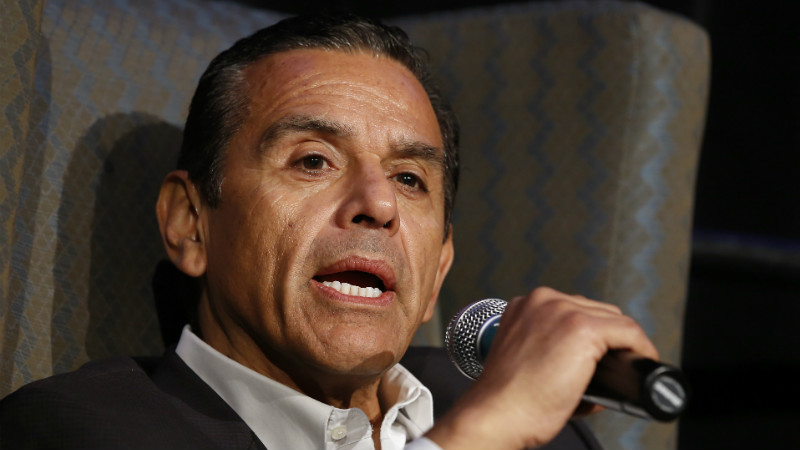 Antonio Villaraigosa at Sacramento forum 2017