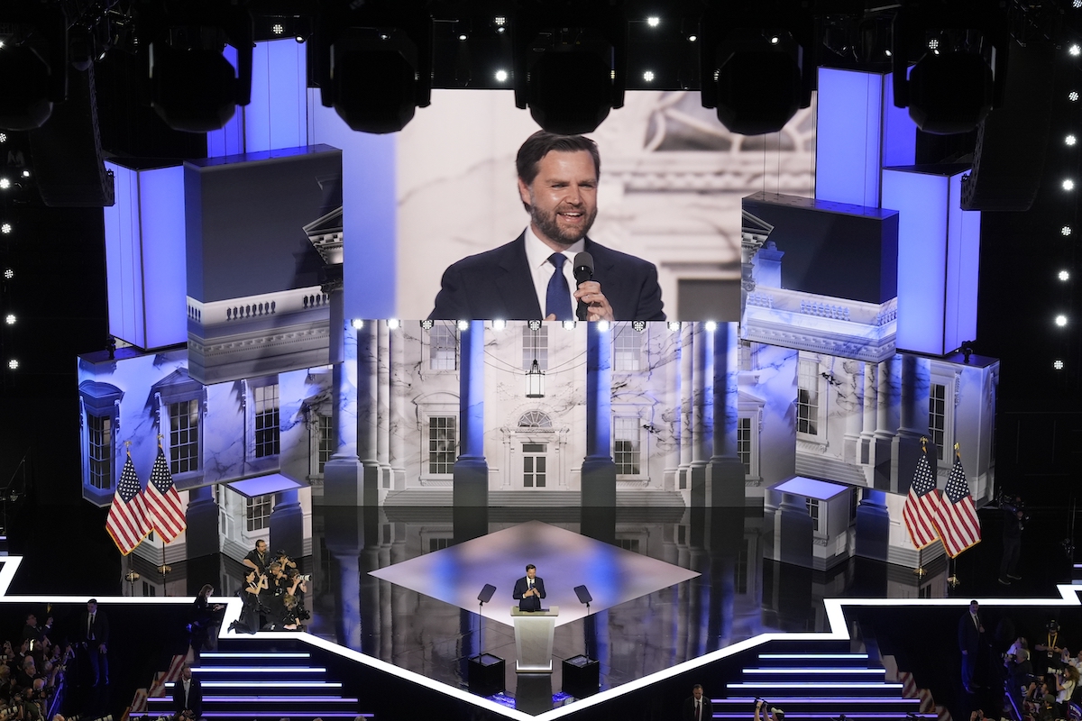 7-17-2024 Candidato a la vicepresidencia J.D.Vance RNC en Milwaukee Espanol 1