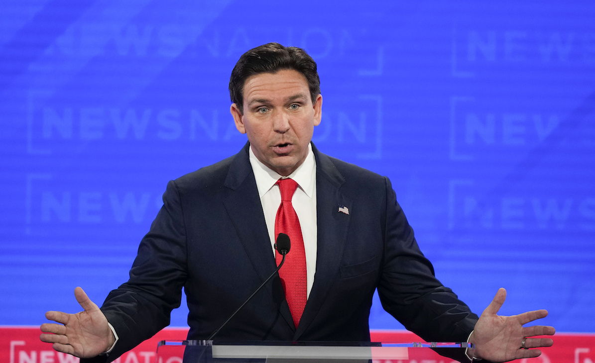 Florida Gov. Ron DeSantis, hands out, fourth republican debate, in Tuscaloosa, Ala., 12-6-2023