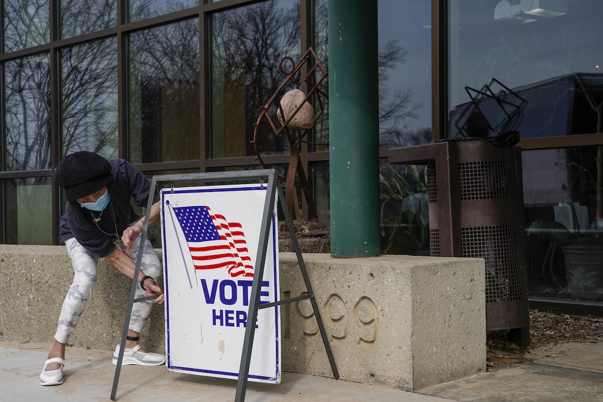 Wisconsin voting place sign October 2024