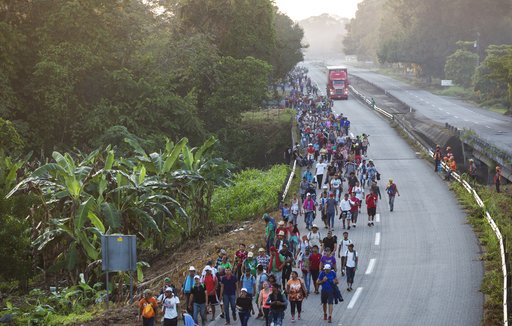 migrant caravan crowd oct 24