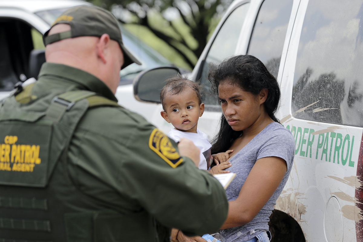 mother and child at border 2018