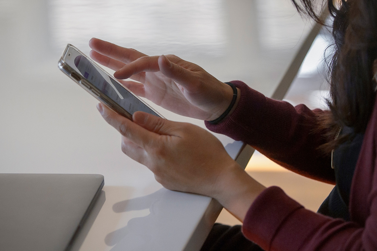 Mobile texting art 2019 for Joe Rogan fact-check