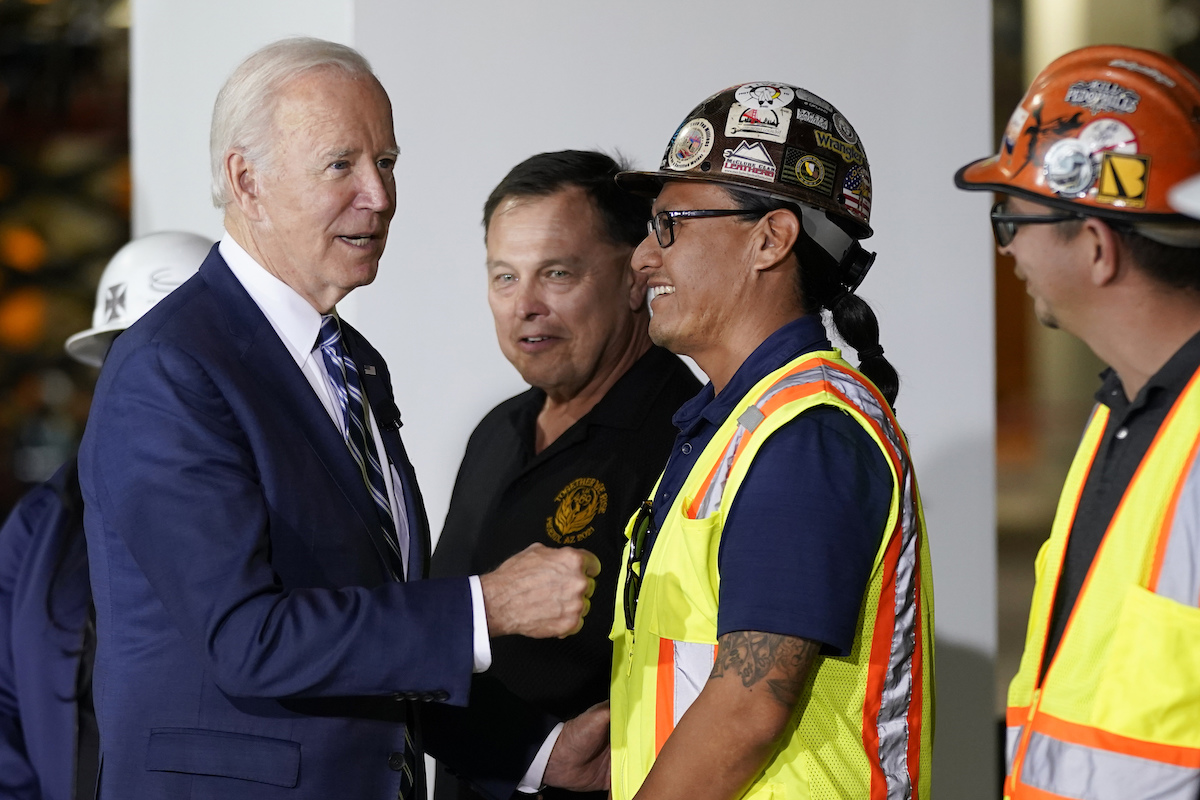 Biden in Phoenix manufacturing facility
