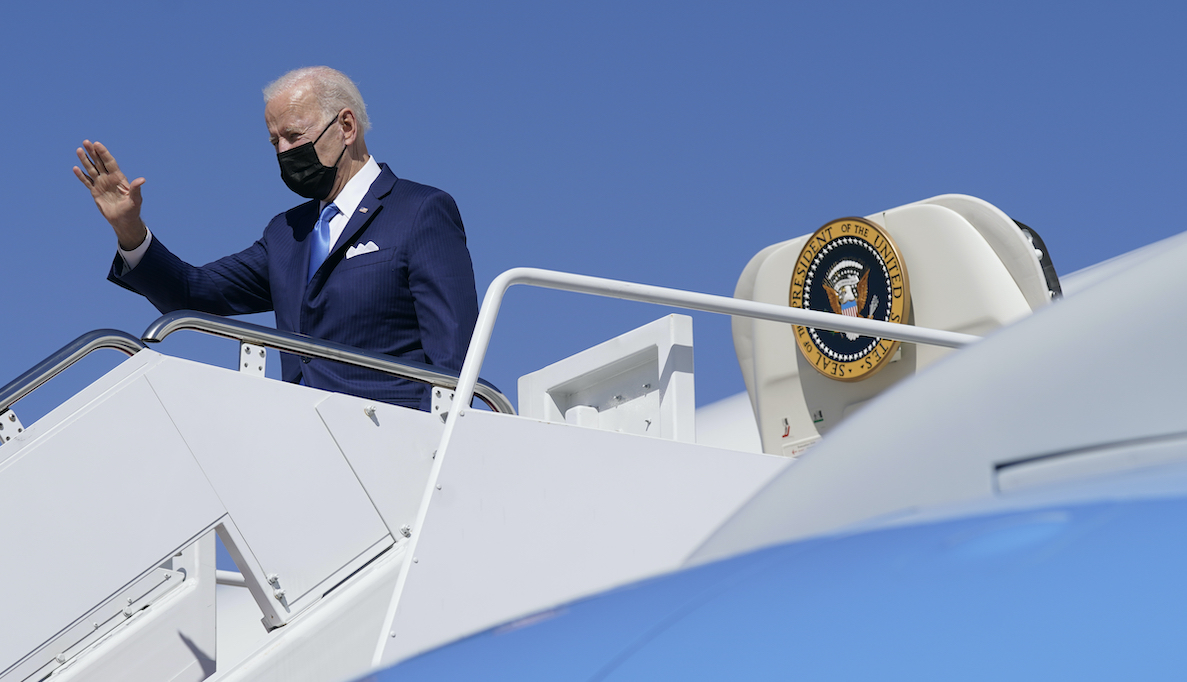 Biden waving from Air Force One March 26, 2021