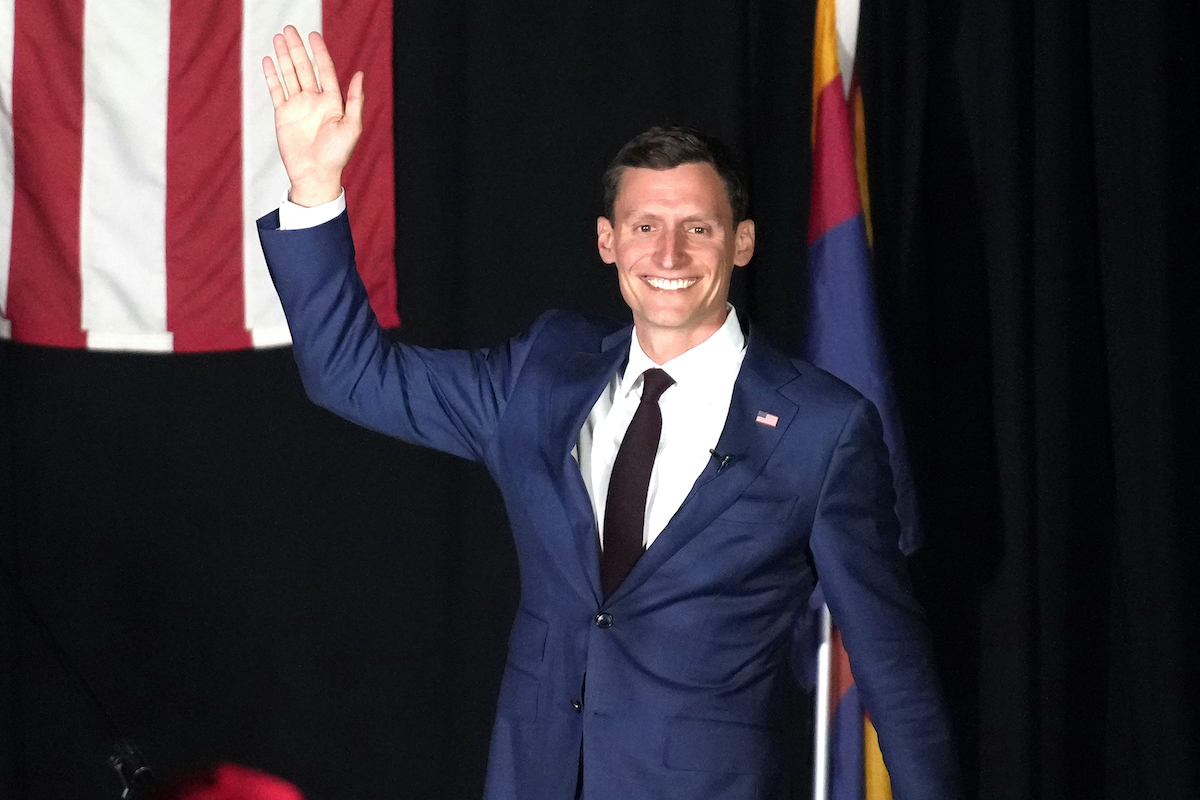 Blake Masters waves at Arizona party 8-2-22