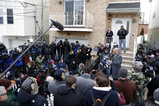 Cory Booker announce in Newark feb 2019