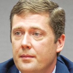 Colin Van Ostern Photo