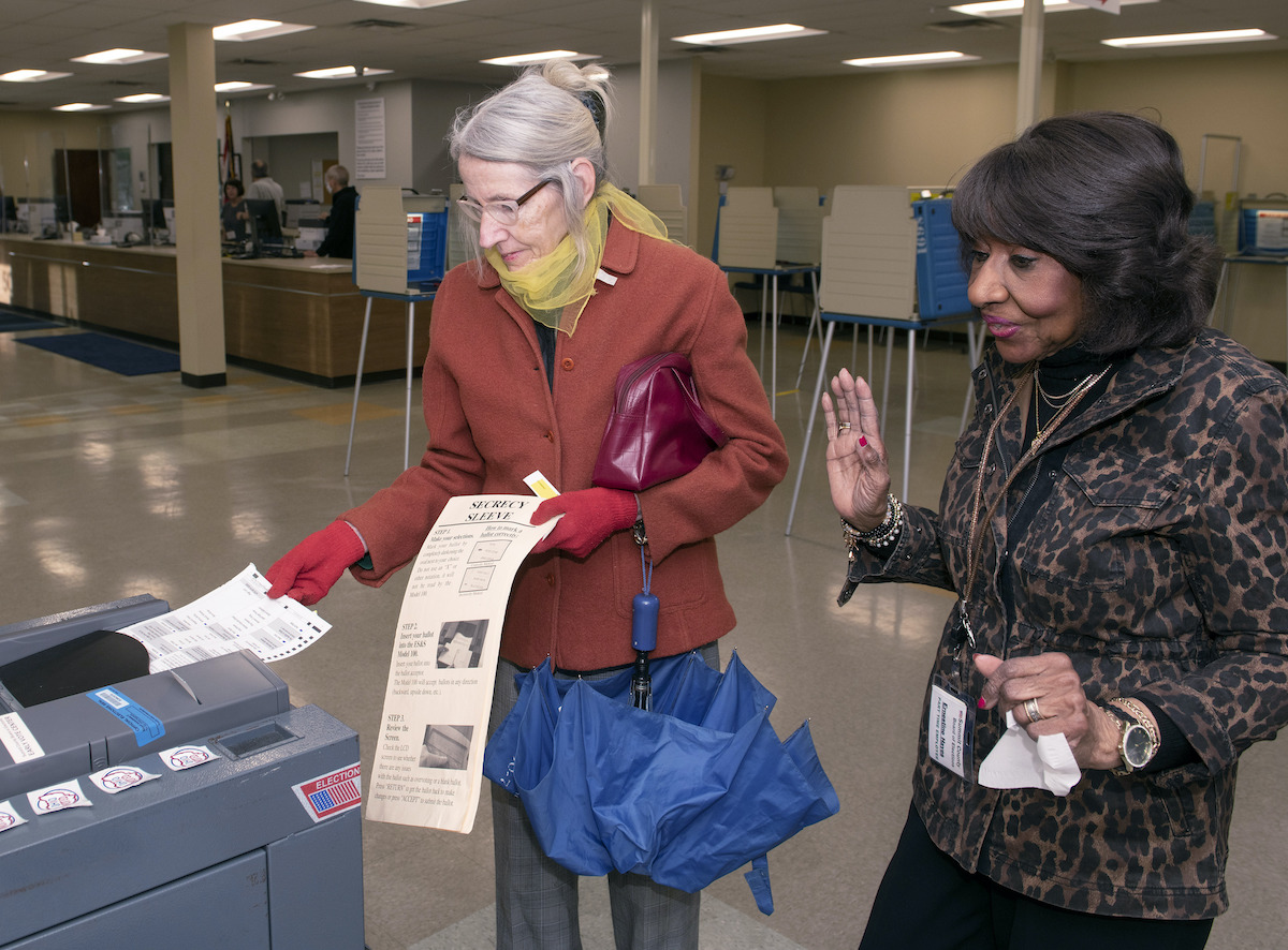 Early voting in Akron Ohio 4-5-22