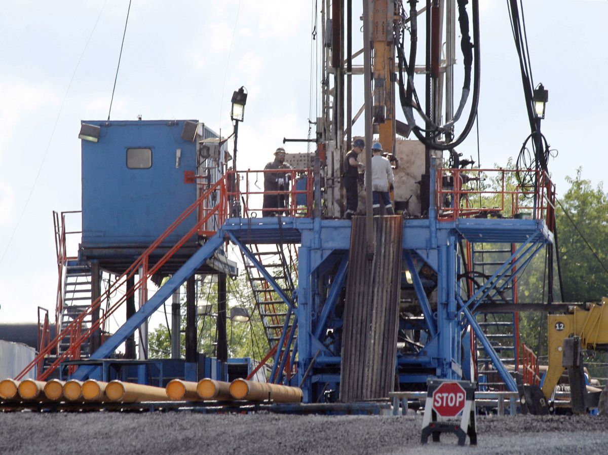 Natural gas drilling in Zelienople, Pa., for WV jobs story