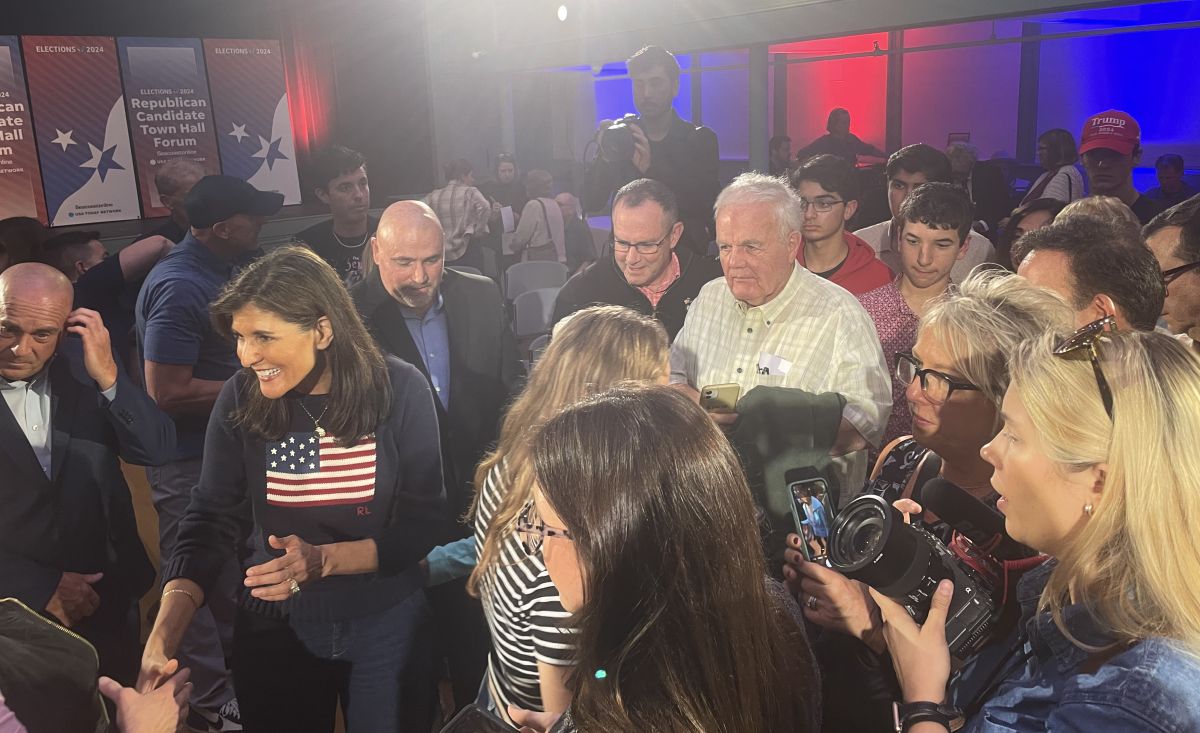 Haley town hall in NH, 10-13-2023