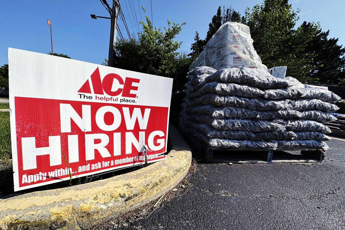 Hiring sign in Buffalo Grove, Illinois, 7-9-2023