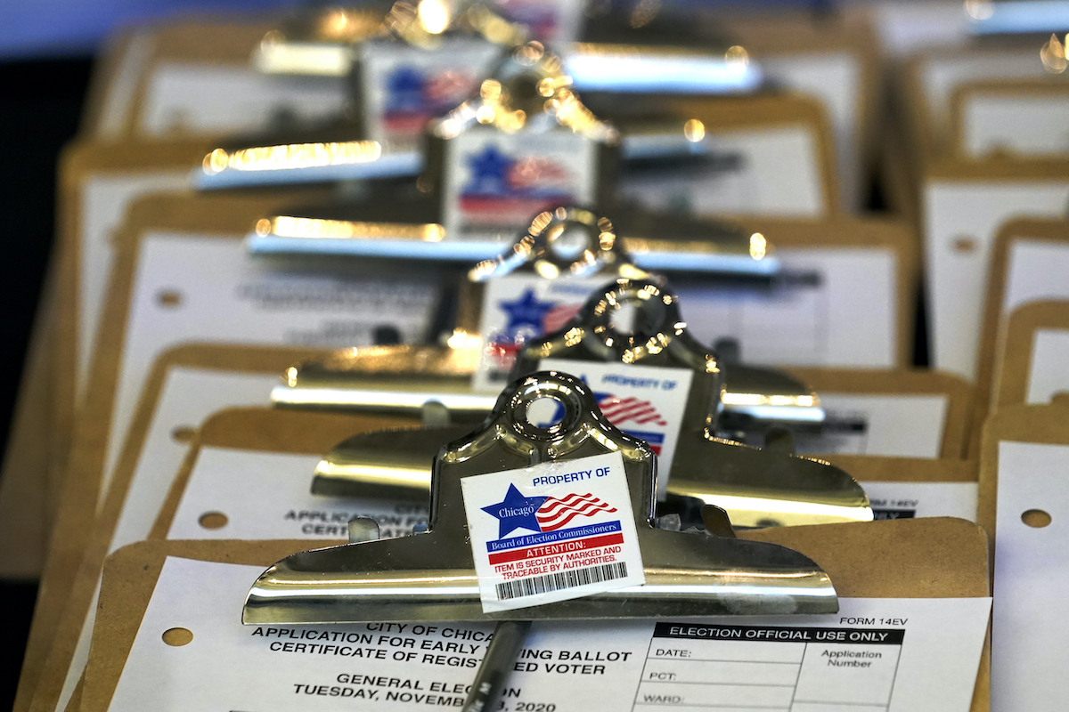 Voter registration clipboards Chicago 11-3-20