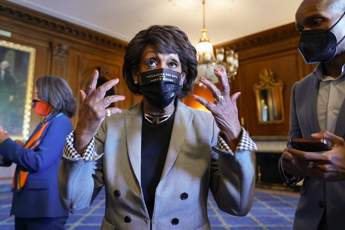 Maxine Waters awaiting Chauvin verdict 4-40-21