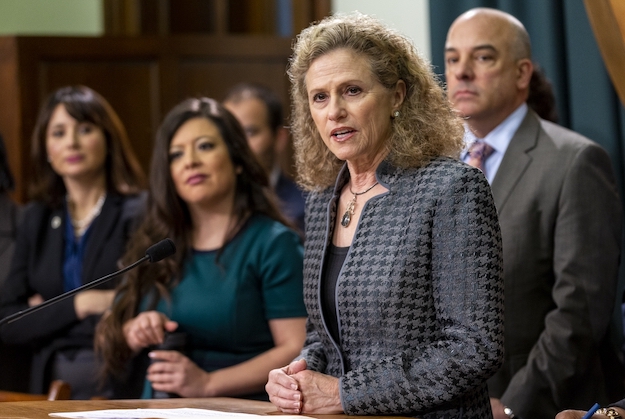 Donna Howard, Generic