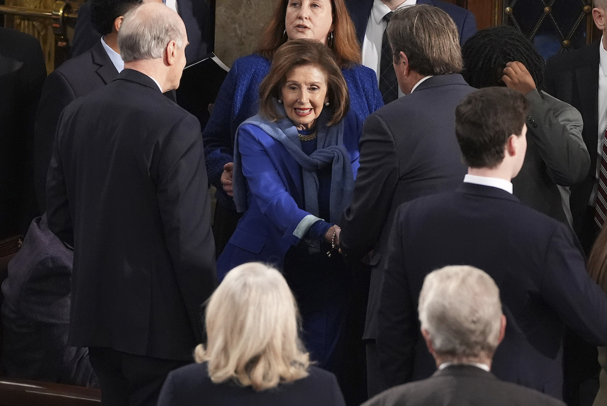 Pelosi greeted in Congress Jan. 3, 2025