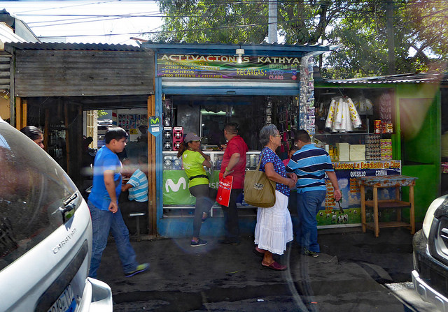 San Salvador shops