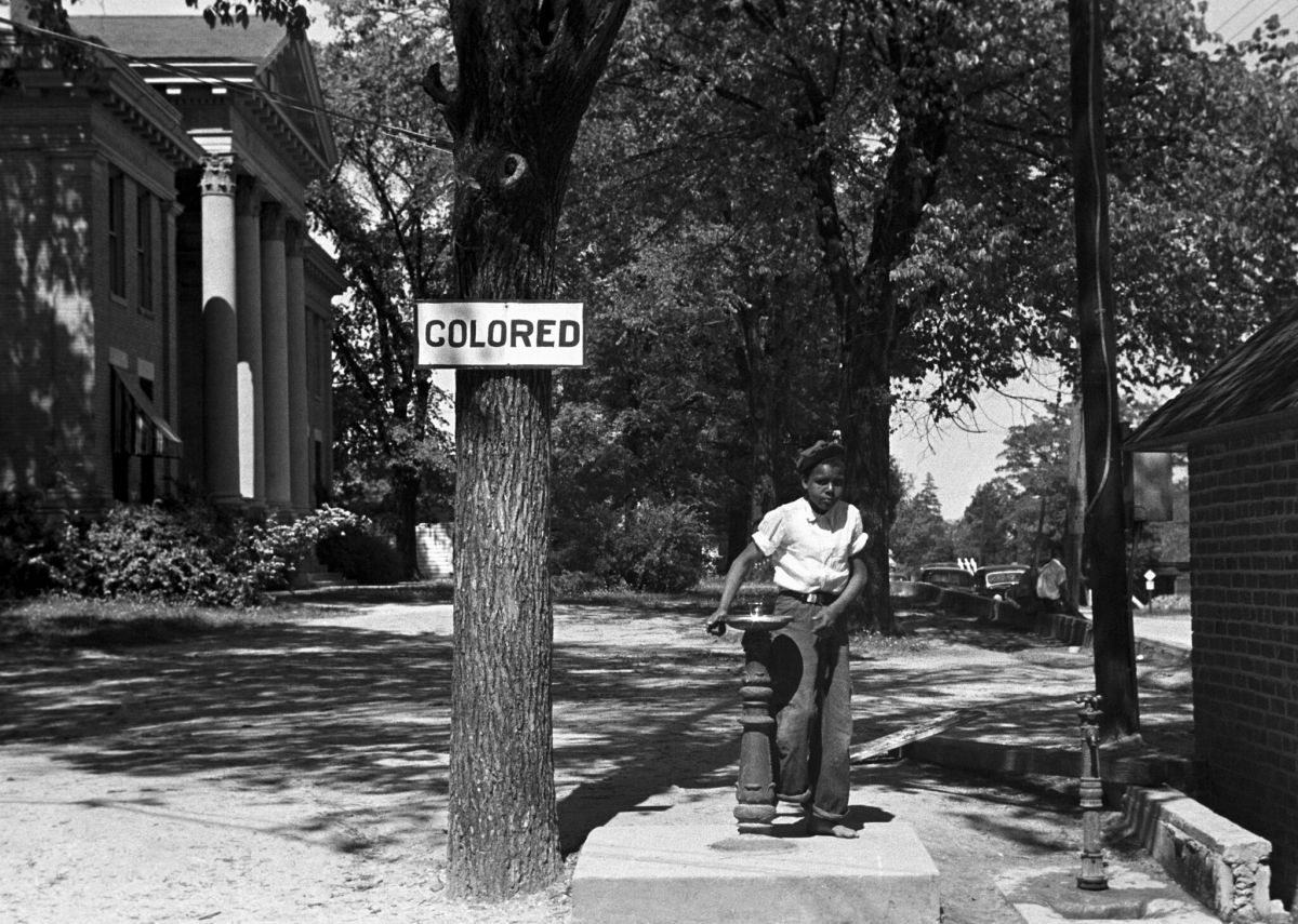 "Colored" water fountain in 1938