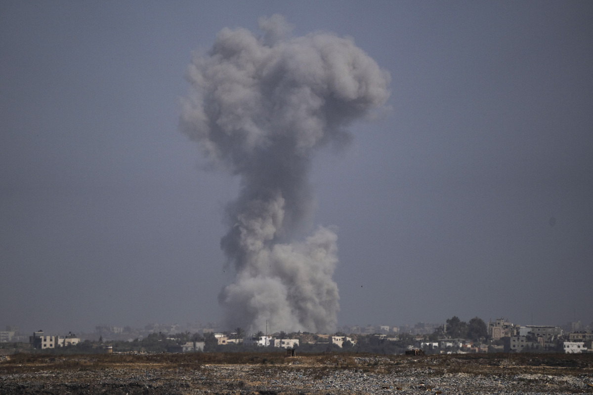 Smoke rises following an Israeli strike in the Gaza strip 05-21-2024