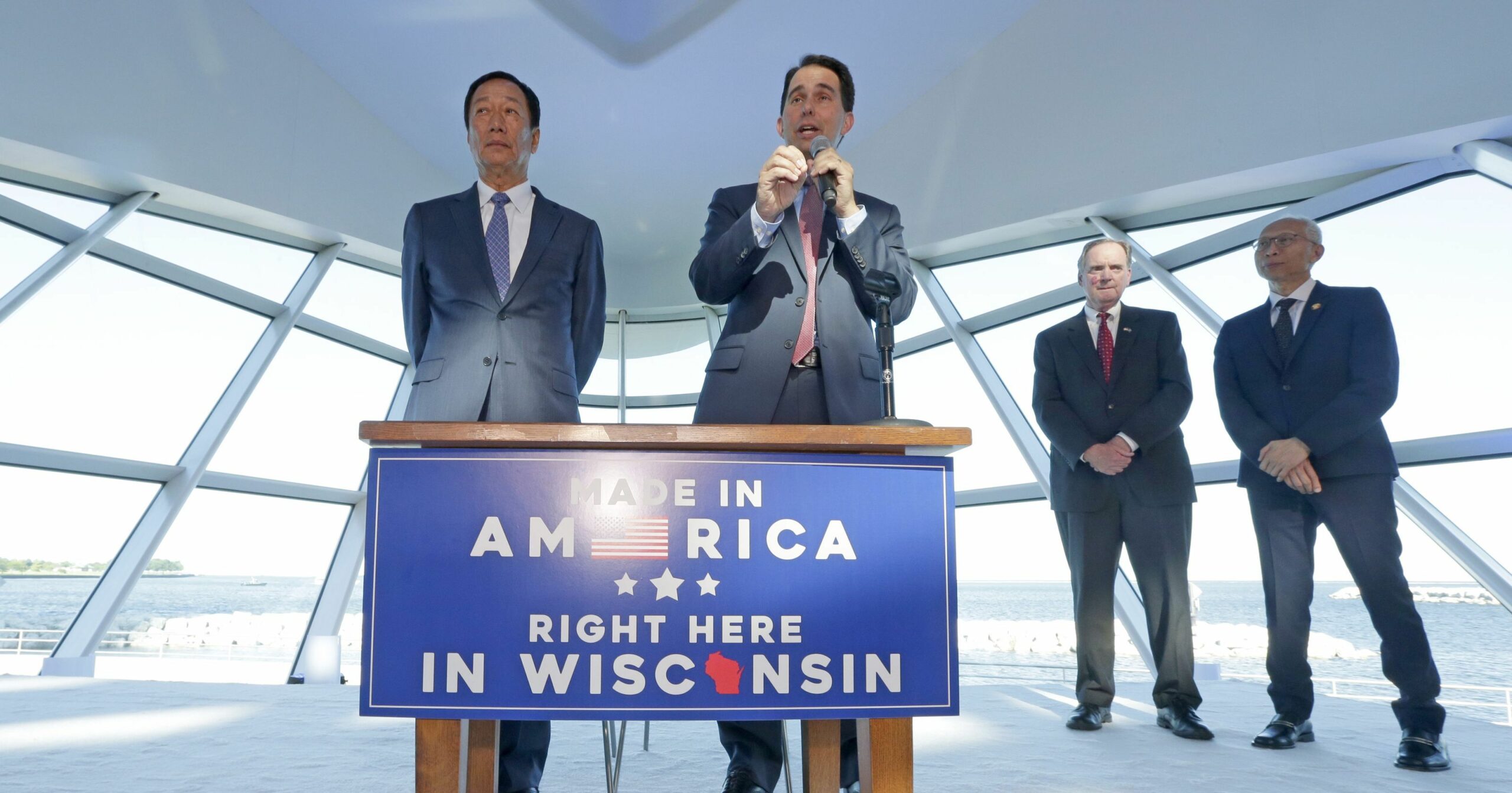 Wisconsin offering to pay Taiwan tech firm Foxconn $1 million per job at manufacturing plant?