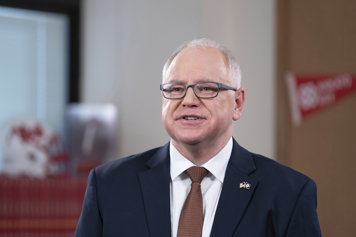 Tim Walz En Espanol discurso Estado del Estado, 3-28-2021