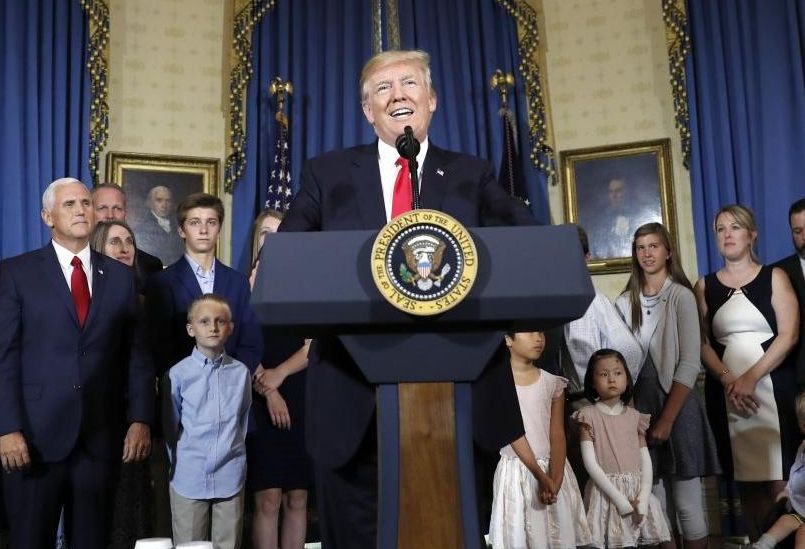 Trump with kids photo