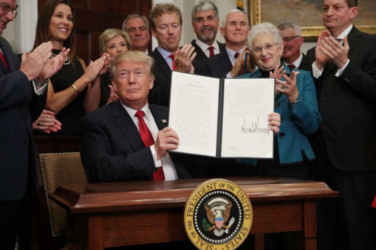 Trump signs anti ACA EO