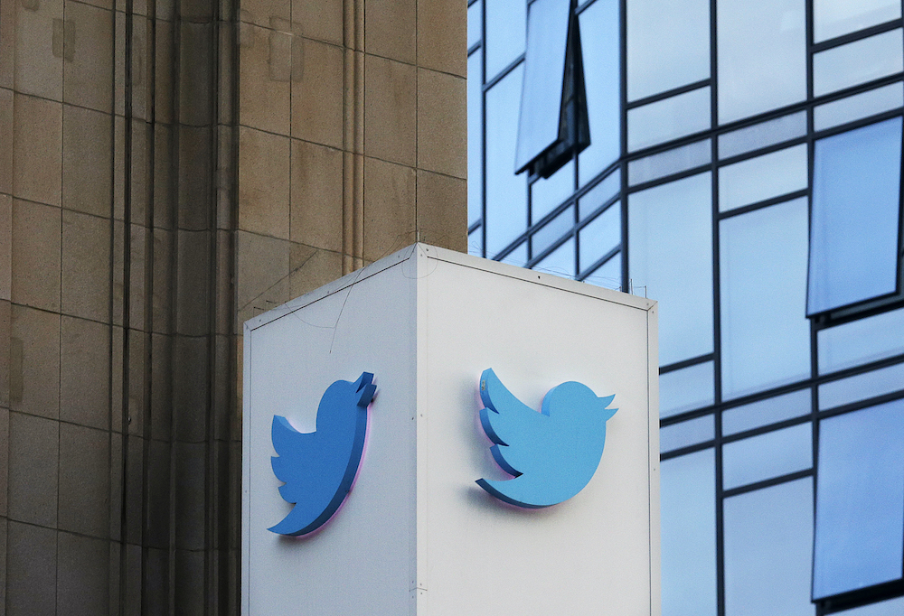 Twitter sign outside SF headquarters