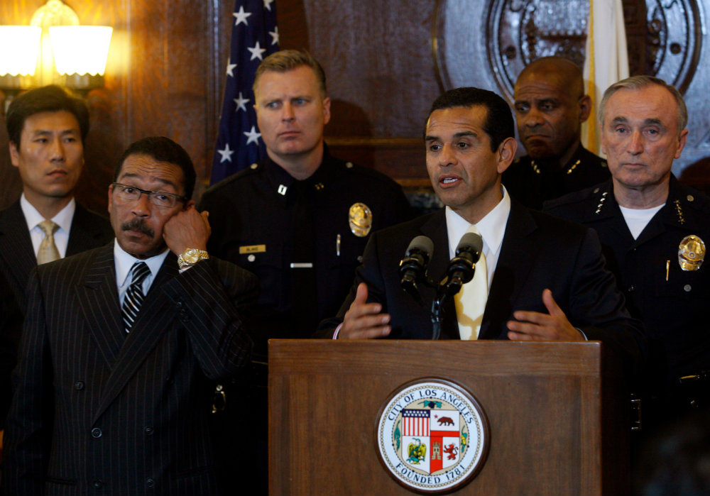 Villaraigosa violent crime 2008 AP photo