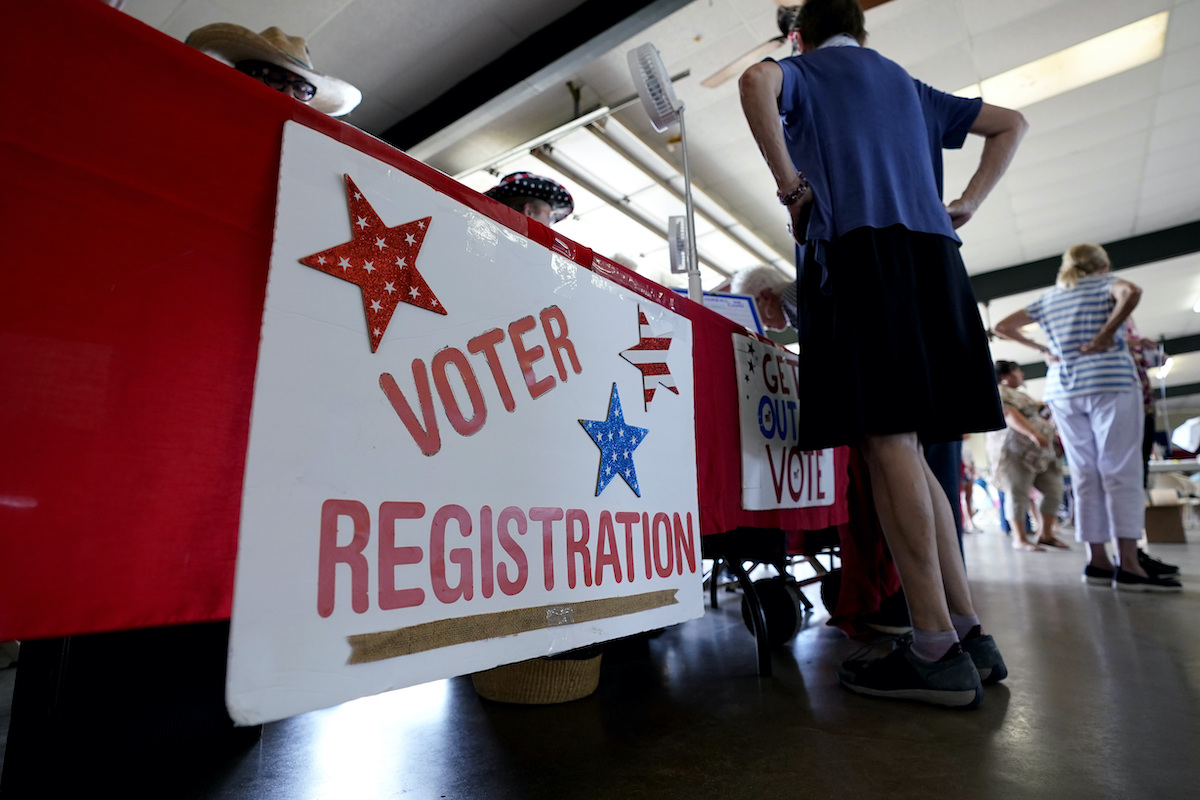 voter registration table in Texas by Beto campaign 8-17-22