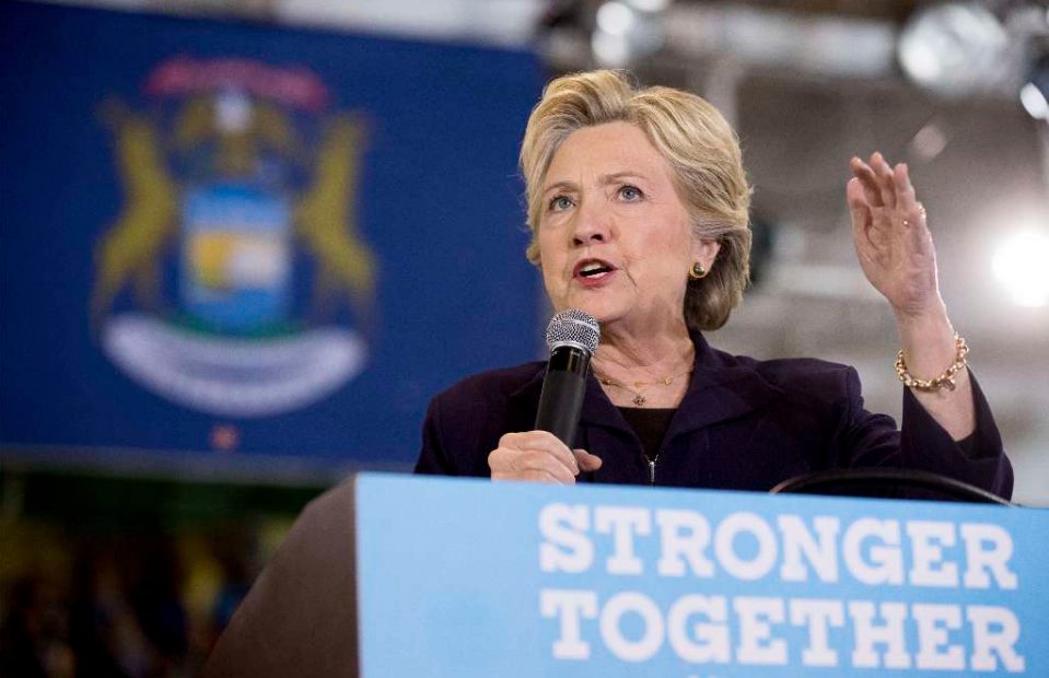 Clinton in detroit picture