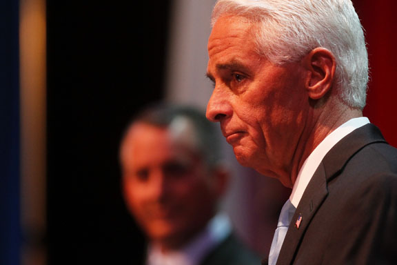 Charlie Crist hands open CD 13