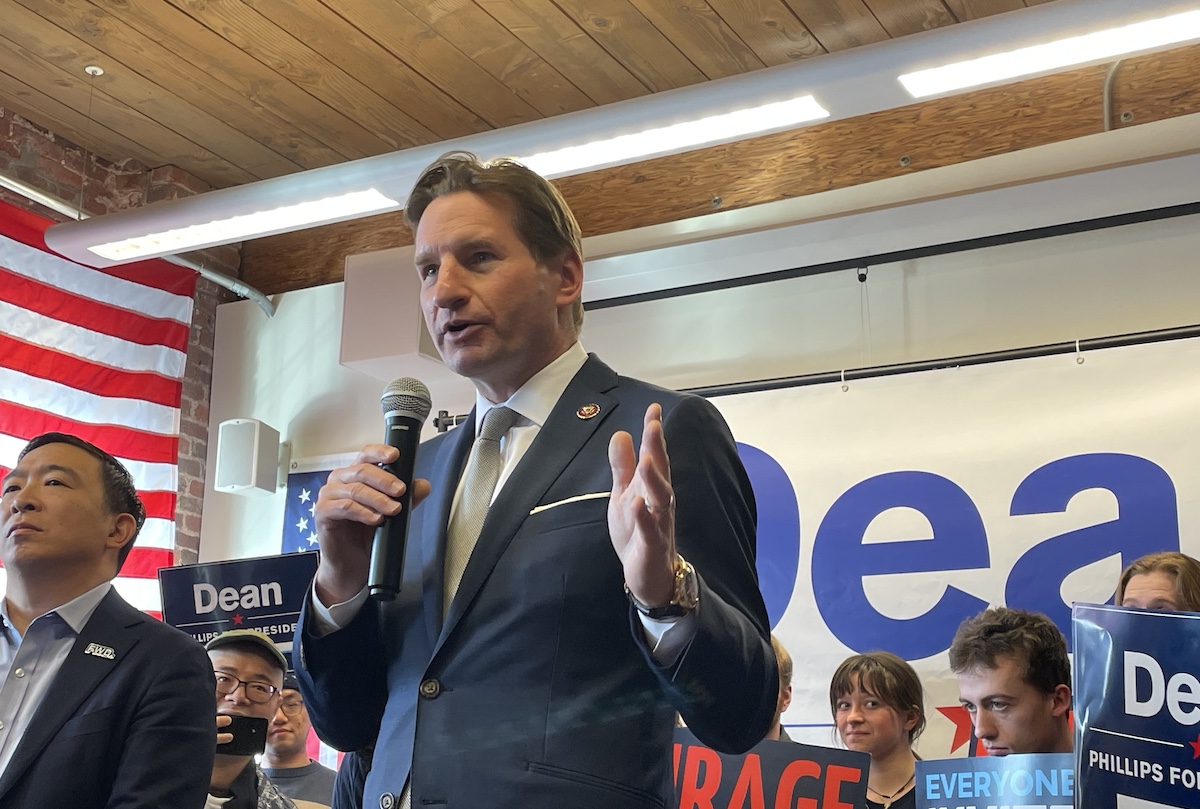 Dean Phillips in Manchester, N.H., 1-18-2024