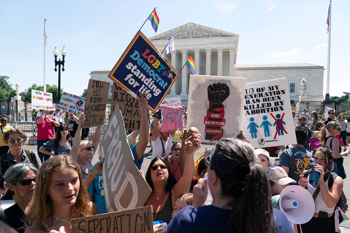 Dueling abortion protests in Washington, D.C., 6-25-2022