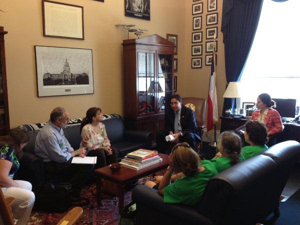 Pete Gallego meeting with Sandy Hook families 2013