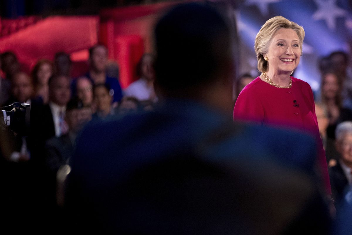 Clinton tight CIC forum