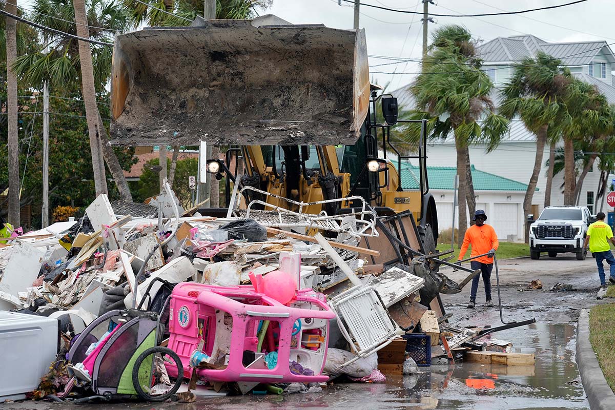 Hurricane Helene debris clearing in Clearwater Beach, Fla., 10-7-2024