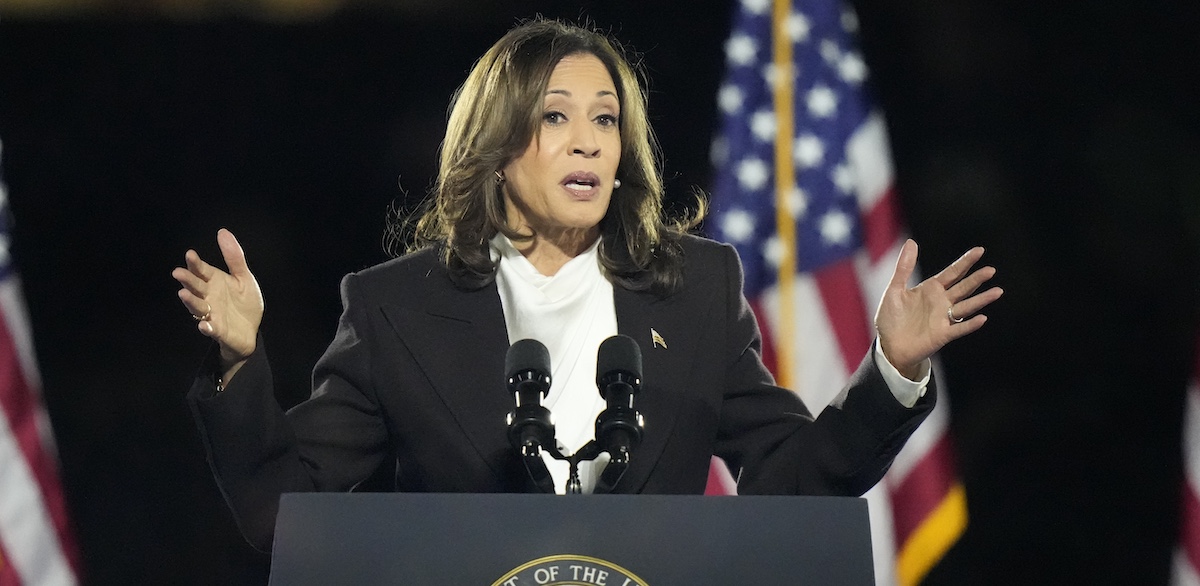 Kamala Harris Ellipse speech centered behind lectern, 10-29-2024