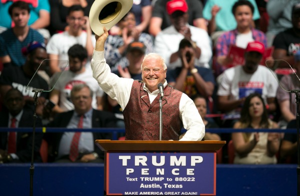 Sid Miller at Trump rally August 2016