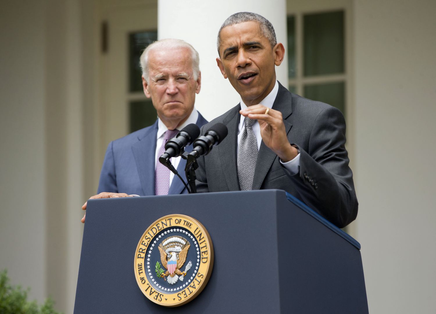 Obama photo get covered