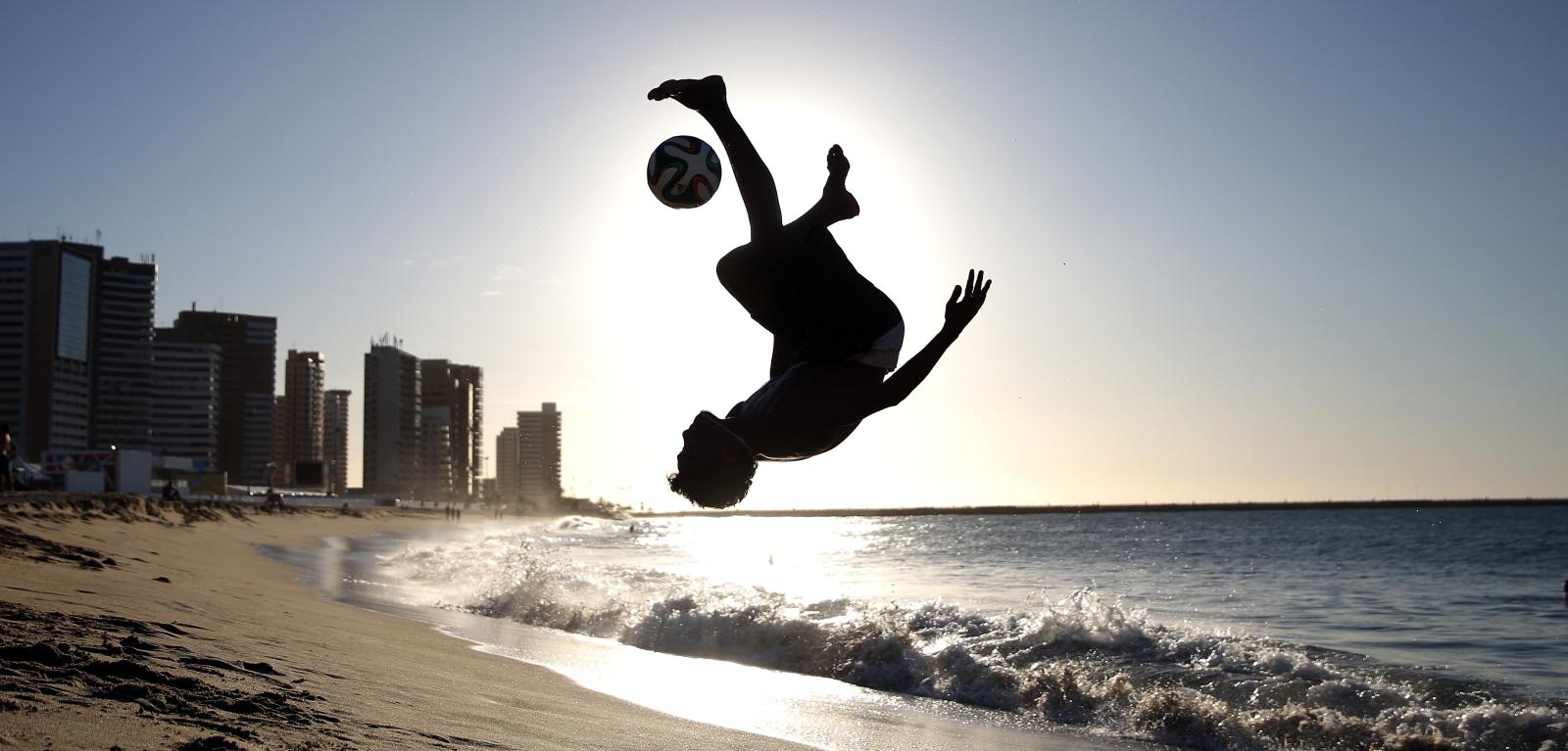 World Cup sun kick