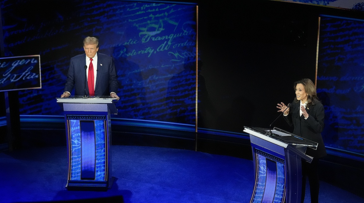 Kamala Harris hands out, debtating Trump in Philadelphia, 9-10-2024