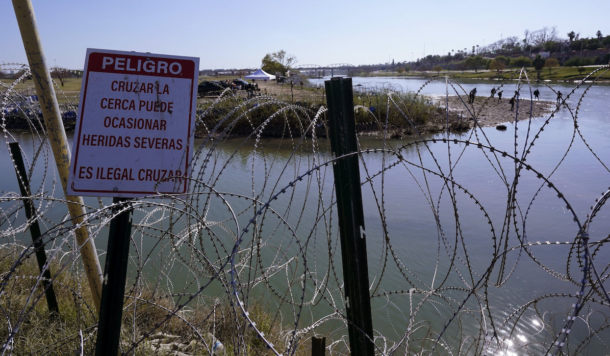 Razor wire along Rio Grande, 1-3-2024