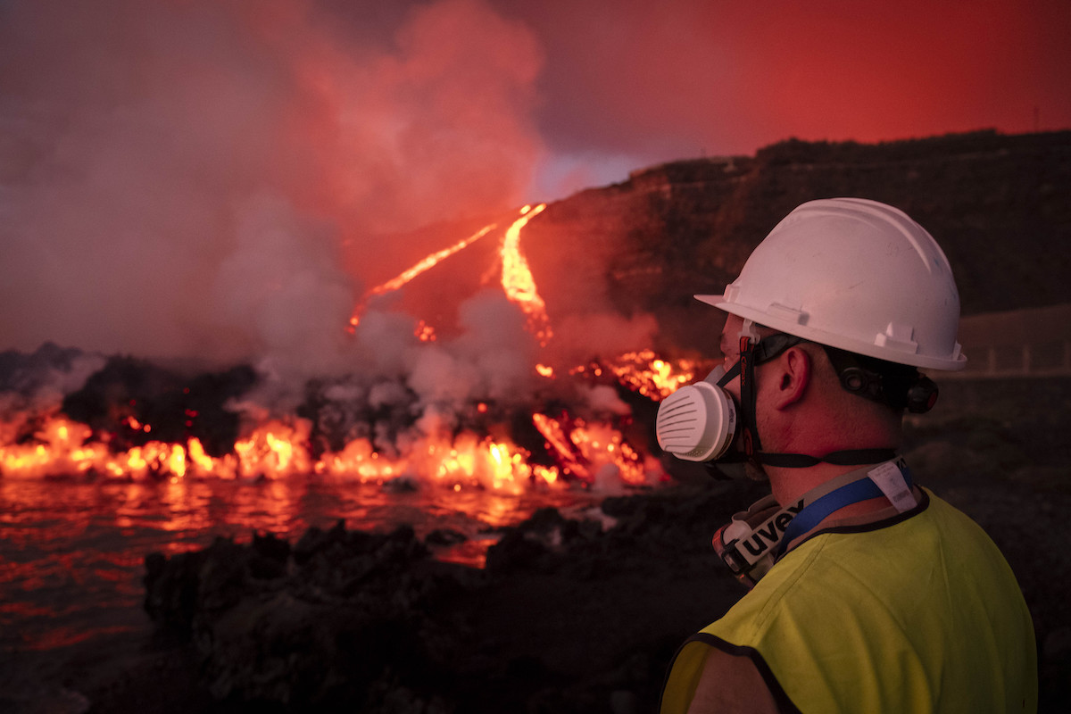 Canary Islands volcano eruption lava flow