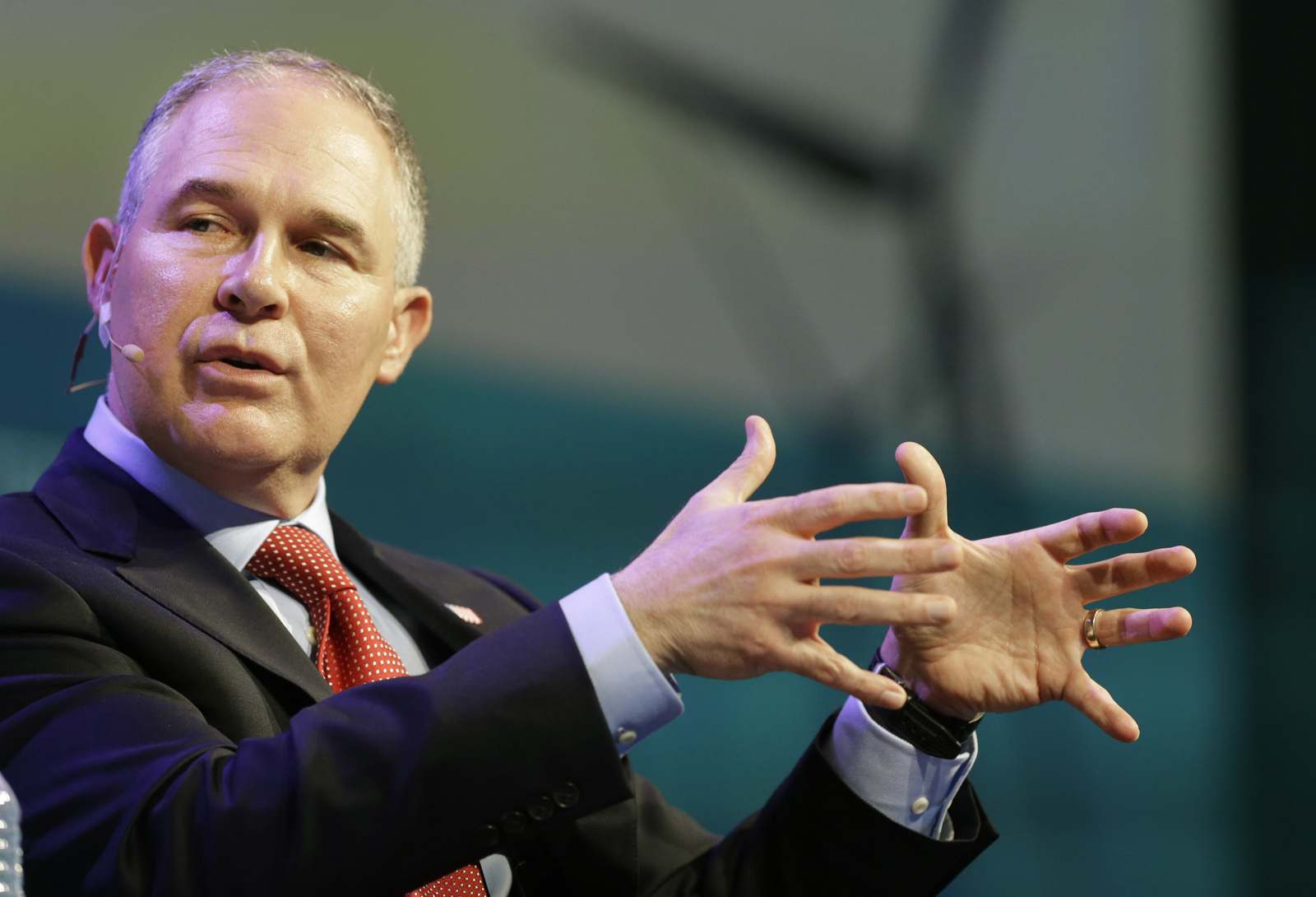 Scott Pruitt carbon dioxide PHOTO