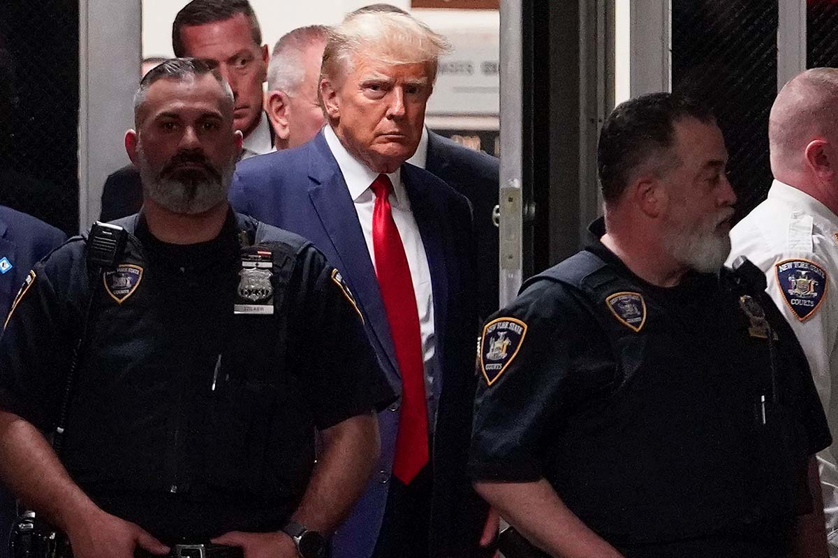 Trump enters court for arraignment, 4-4-2023