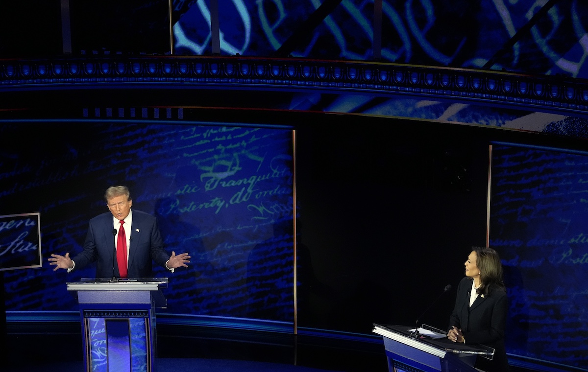 Donald Trump hands out with Kamala Harris, 9-10-2024