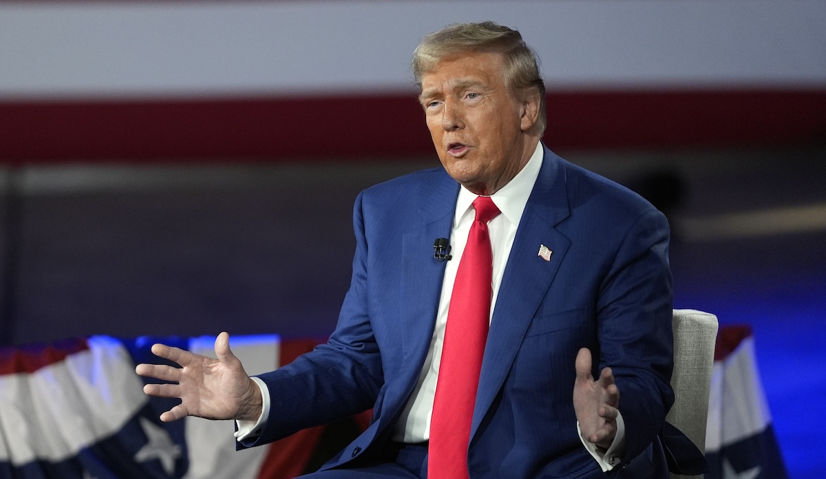 Donald Trump, hands out, the the Fox town hall in Harrisburg, Pa., 9-4-2024