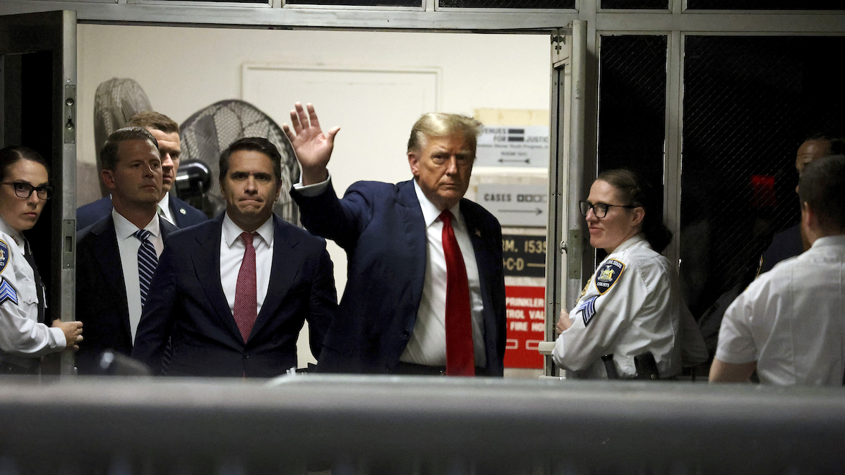 Trump waves at courthouse in New York, 4-15-2024