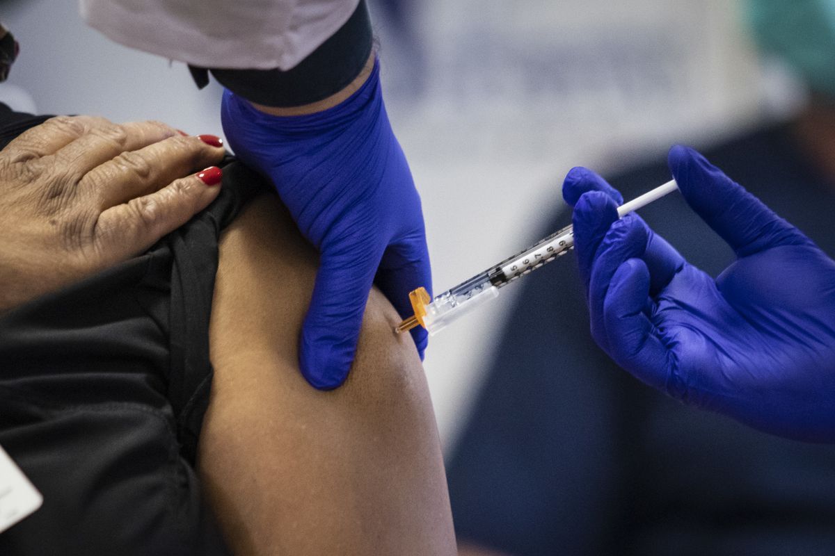 Illinois vaccine close-up